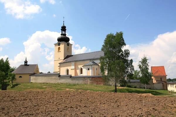 Koclířov - kostel sv. Jakuba a sv. Filomény