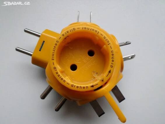 Elektrický rozbočovac 220V mezinárodní.