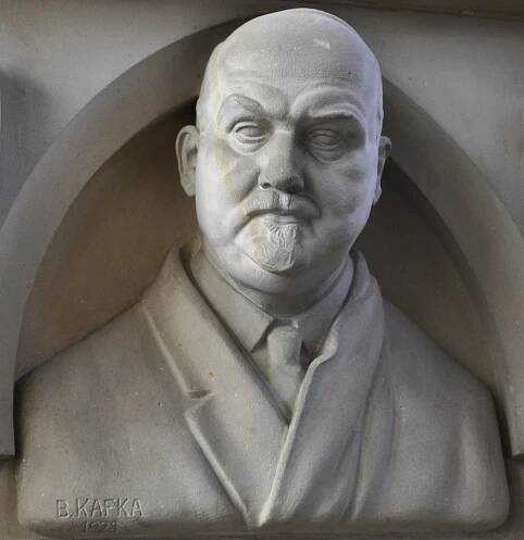 Soubor:Busta Kamil Hilbert.jpg – Wikipedie