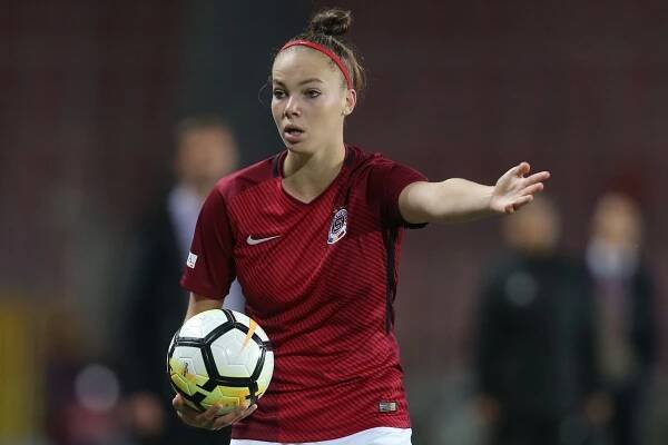 Stašková skolila AS Řím, Juventus zůstává v Serii A bez porážky