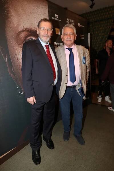 Premiéra filmu poznamenaná smrtí: Smutný červený koberec, setkání bratrů i ukrajinská vlajka!