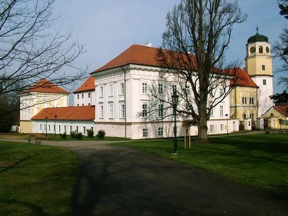 Zámek Vlašim: Navštivte zámecký park a cukrárnu na náměstí 3