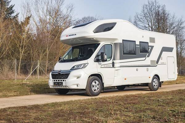 Adria Coral XL 670 SP