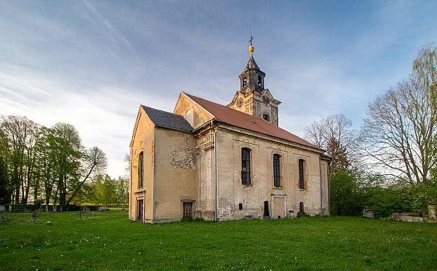 Kostel svatého Petra a Pavla (Lindava) – Wikipedie