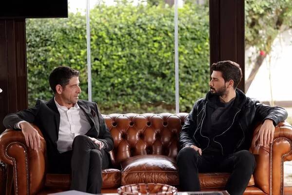 Hudutsuz Sevda - Episode 9 - Z filmu - Cemal Hünal, Deniz Can Aktaş