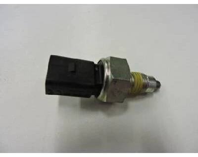 Čidlo automobilu Spínač zpátečky OCTAVIA, ORIGINAL, pro RAPID, NH. Typové číslo: 123939020,123939020,123939020, 02K945415G, 02K945415C, 02K945415D, 02K945415E, 02K945415F, 02K945415K