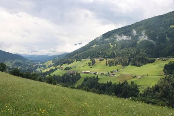 Na kole z Prahy do Milána: přes České kopečky do Bavorska, podél Innu do Alp a z nich luxusně dolů do Pádské nížiny - KACHNA