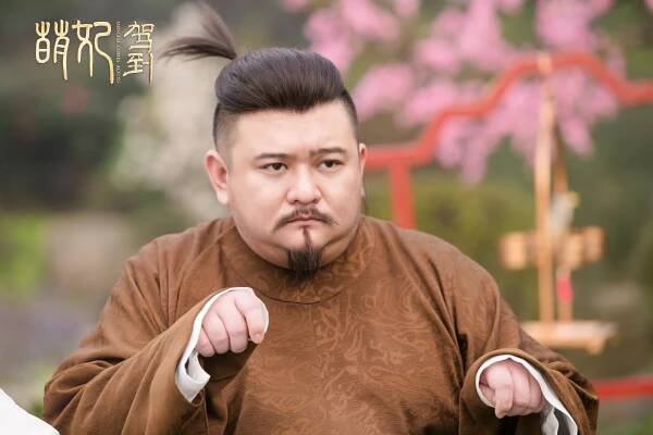 Mengfei Comes Across - Fotosky