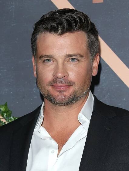 Clark Kent ze Smallvillu po 20 letech. Tom Welling zešedivěl, nabral pořádné svaly a je miláčkem žen - galerie | Život v