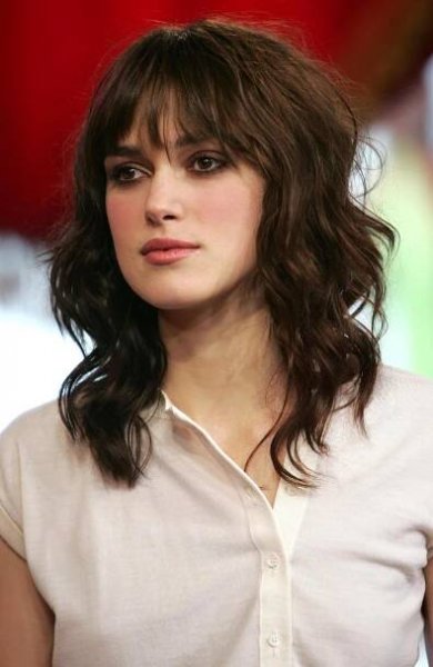 Černá, zrzavá i blond! Všechny vlasové proměny čtyřicátnice Keiry Knightley. Jak se vám líbí nejvíc?