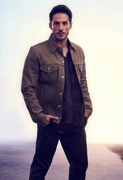 Michael Trevino on The CW's Roswell New Mexico, and Season 2