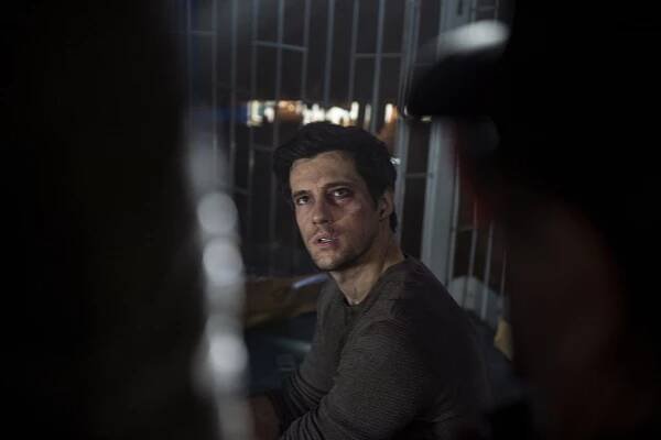 Falling Skies - Non-Essential Personnel - Z filmu - Drew Roy