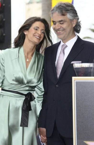 Italský zpěvák Andrea Bocelli má dceru se svou mladou manažerkou