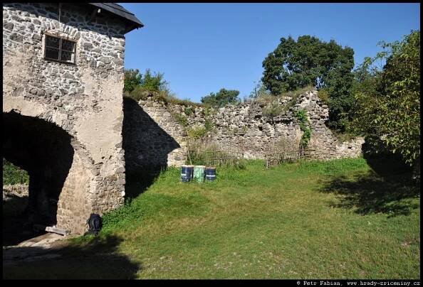Hrad Čabraď – Litava / hrady-zriceniny.cz