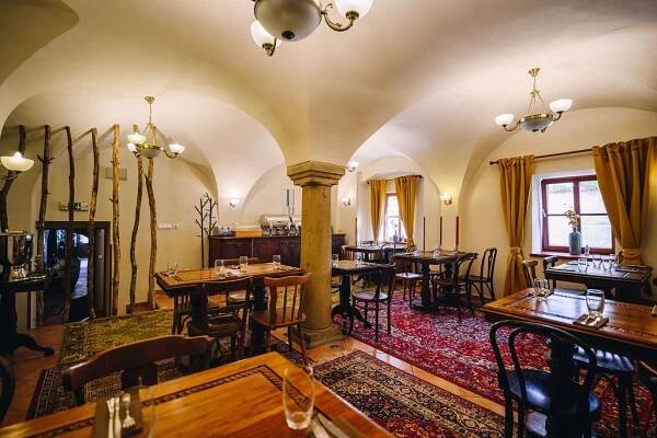 Hotel a restaurace Kounický dvůr | Dolní Kounice