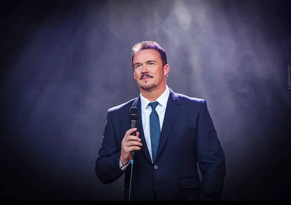 Galleries | Russell Watson
