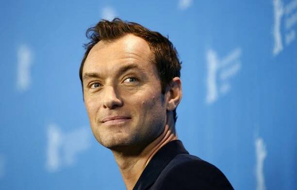 Herec Jude Law: Nemůžeme strávit svůj život omlouváním