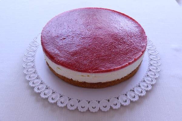 Vhodná, ak potrebujete mať hotovú tortu za pár hodín alebo ako sa . Smotanovo Jahodova Torta Slavacia Sk Torty Snov