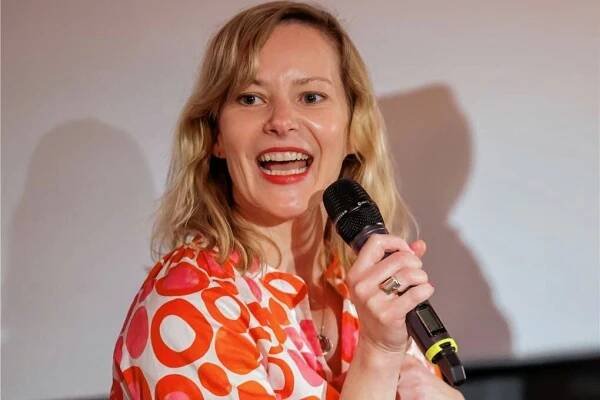 Teresa Weißbach berichtete, dass sie aufgrund ihrer Schwangerschaft eine Rolle verlor. 