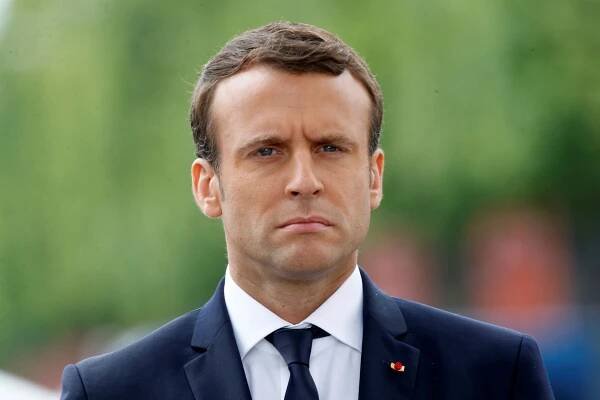 Macronova vláda se rozpadá. Během tří dnů mu odešli čtyři ministři