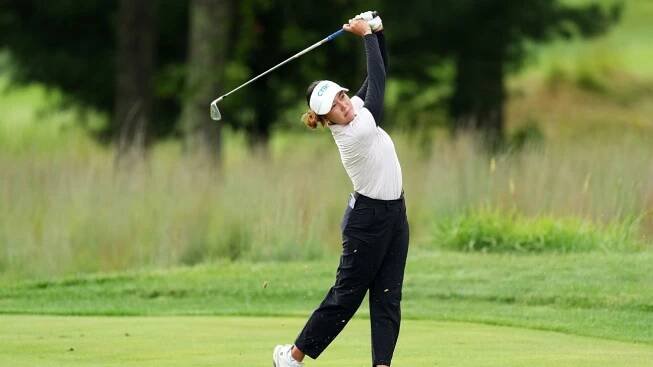 Wang leads by 2 at rain-delayed FM Championship