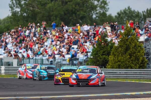 Čísla návštěvnosti mluví jasně, lidé mají o motorsport stále zájem | Autoklub České republiky