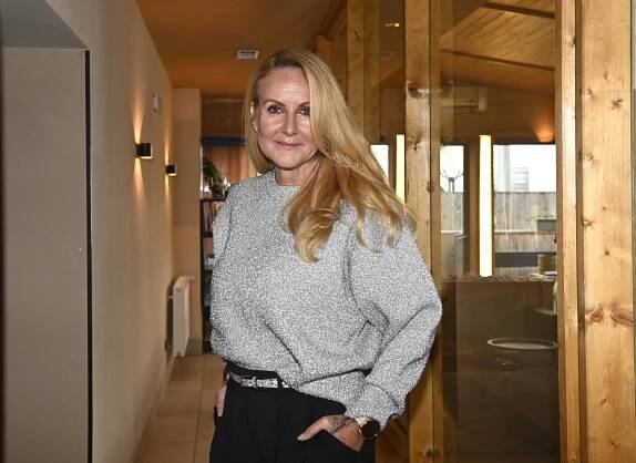 Sexy dekolt i nový účes! Vendula Pizingerová ukázala tělo v bikinách, takhle prý vypadá influencer senior