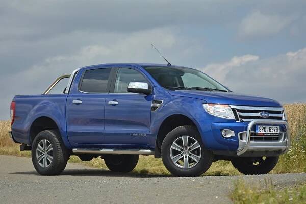 Poctivé auto, které umí vozit rodinu i tvrdě pracovat. Jaký je ojetý Ford Ranger?