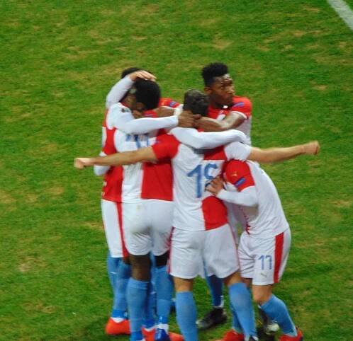 Fotoreportáž z dvojzápasu SK Slavia Praha – Sevilla FC – Odbor přátel SK Slavia Praha – odbočka Strakonice, z.s.
