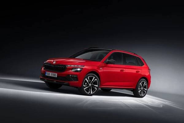 Konopí v interiéru i konec analogových budíků. Škoda modernizuje Scalu a Kamiq