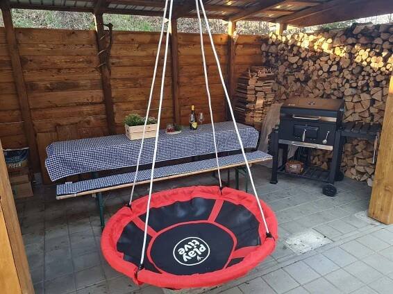 Venkovní posezení s grilem a houpačkou pro děti - Mikulovice - foto 29