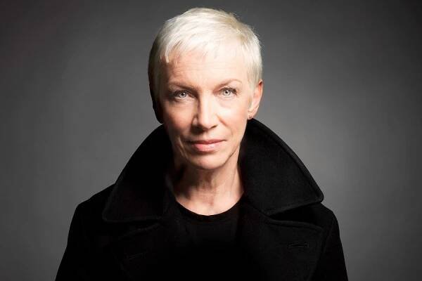 ANNIE-LENNOX_265W-(1)