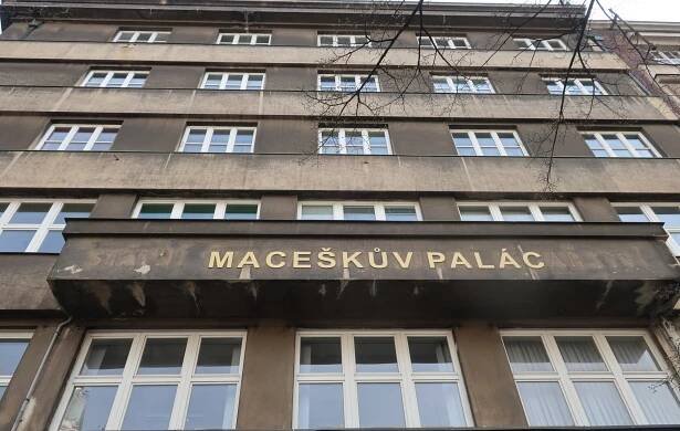 Maceškův palác, Vinohradská čp. 2165/48