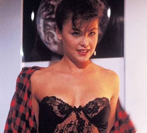 41 Sexiest Pictures Of Sherilyn Fenn | CBG