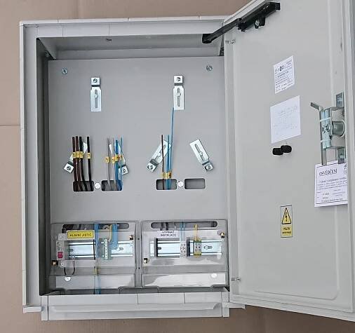 ER212/NKP7P/63A/FV 2022 (EGD do 31.12.2025) Elektroměrová skříň s přípravou pro fotovoltaiku s pilí