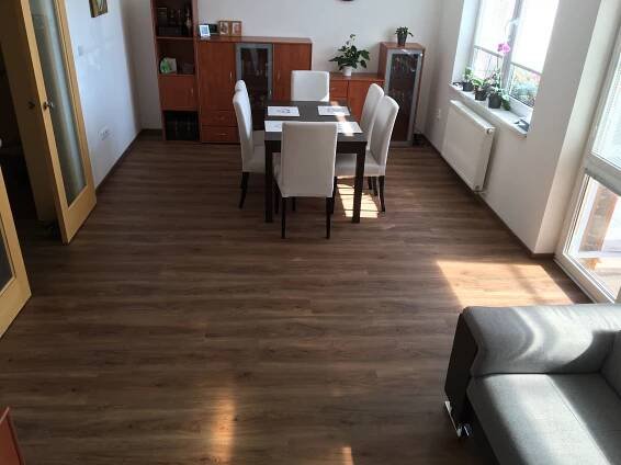 Od laminátu k vinylu - Dům Podlah Písek Jak vyměnit podlahu?