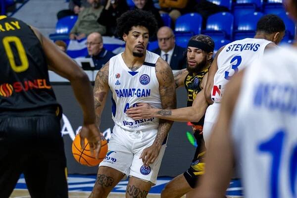 OBRAZEM: Liga mistrů v Opavě bavila. Drama pro Maccabi