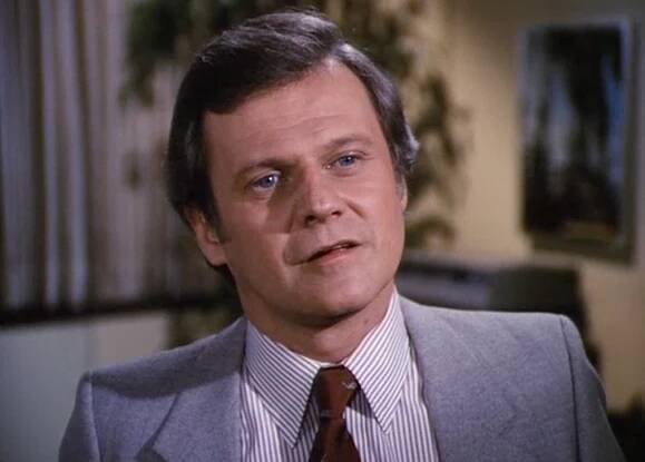 Cliff Barnes (Ken Kercheval)