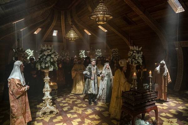 Danila Kozlovskij, Alicia Agneson - Vikingovia - Death and the Serpent - Z filmu