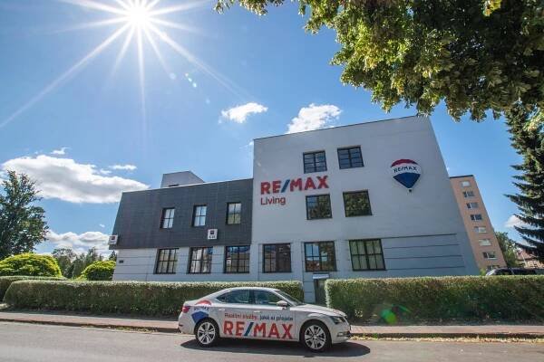 RE/MAX Living foto 1