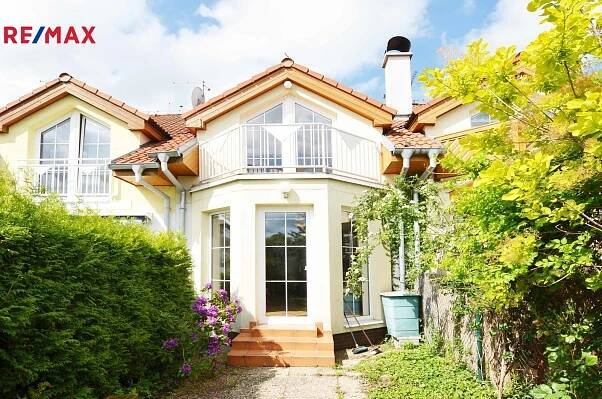 Pronájem domu 82 m2, Hostivice