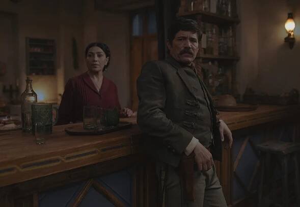 Dolores Heredia, Hector Kotsifakis - Pedro Páramo - Z filmu