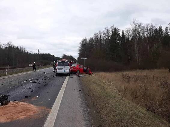 Při tragické dopravní nehodě u Plané nad Lužnicí zemřel jeden člověk