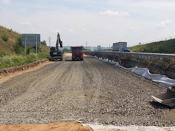 Stavba dálnice D7 u Loun potrvá déle. Podloží je jiné, než ukázal průzkum