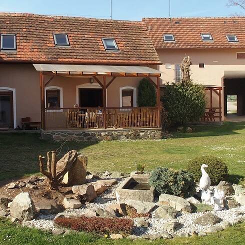 APARTMENT DEHTARE - Prices & Condominium Reviews (Zabovresky, Czech Republic)