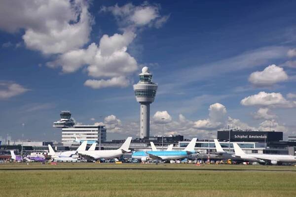 Schiphol Airport Empowers Workforce with Native Mobile Apps