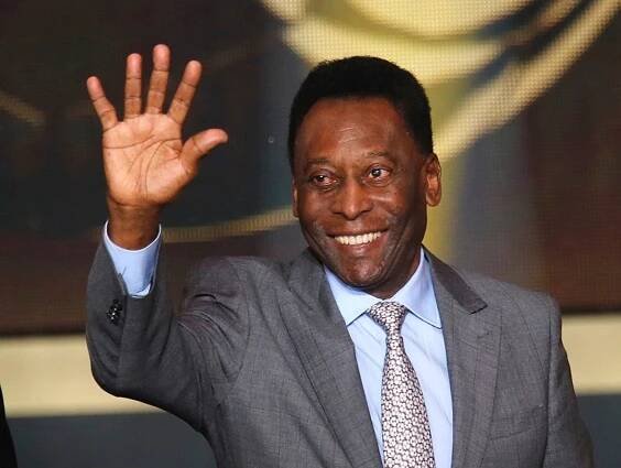 Pelé podporuje kandidatúru Blattera