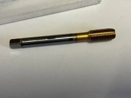 závitník M12 x 1,5