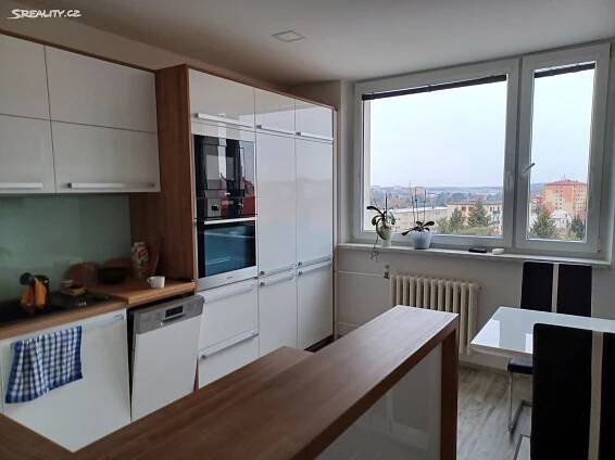 Pronájem bytu 2+1 56 m², Nádražní, Otrokovice