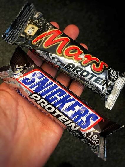 Proteinové tyčinky Mars a Snickers